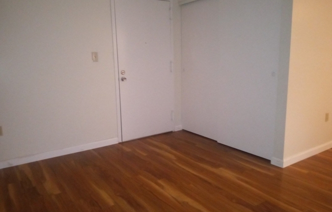 1 bed, 1 bath, 698 sqft, $2,200, Unit 14