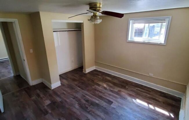 2 beds, 1 bath, 800 sqft, $1,200, Unit 6