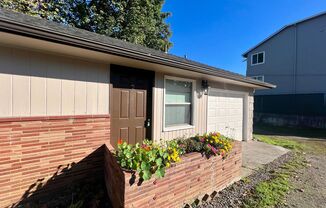 CHARMING ONE LEVEL HOME W/ GARAGE! W/S/G INCLUDED!