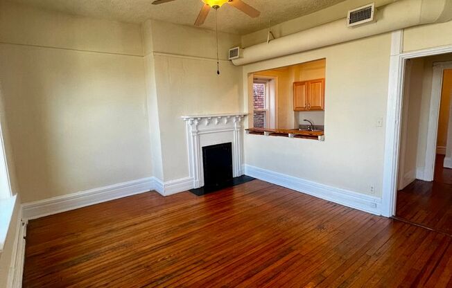 12 E Main St