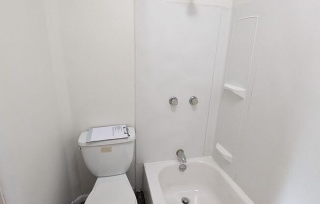 1 bed, 1 bath, 600 sqft, $850, Unit 2nd Fl.