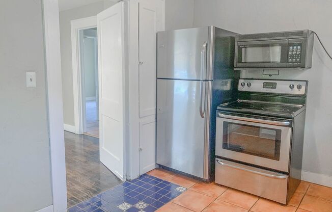 Pre-Leasing - 2 bed 1 bath