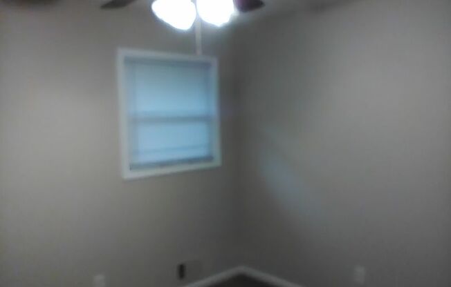 AMAZING 3 BEDROOM HOME READY TO MOVE INTO! CONVENIENT DOUGLASVILLE LOCATION!