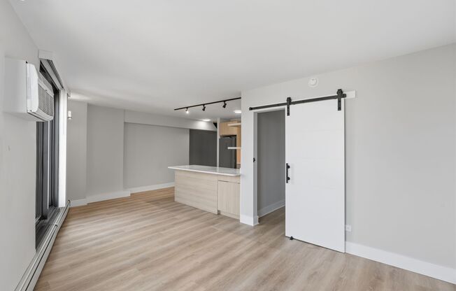 3 beds, 1.5 baths, $3,500, Unit 10C