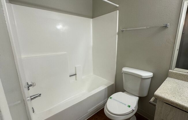 2 beds, 2 baths, 881 sqft, $1,495, Unit 227
