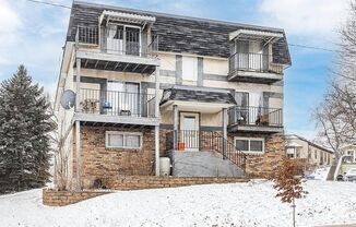 Bright, Stylish Corner 2 Bedroom Unit in an Awesome Location!