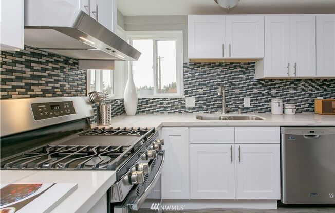 Charming West Seattle 3 Bed 2 Bath Charmer for Lease!