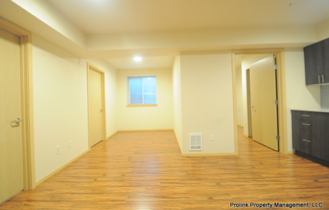 1 bed, , 520 sqft, $999, Unit Unit 102, Room 2