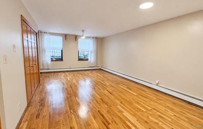 2 beds, 1 bath, 779 sqft, $4,800, Unit 1