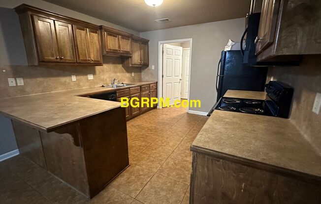 2 beds, 2 baths, 1,100 sqft, $925