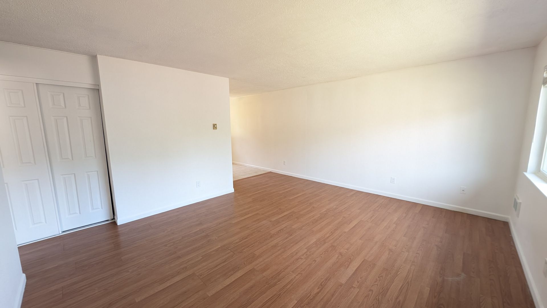 Great duplex unit in Sherwood!
