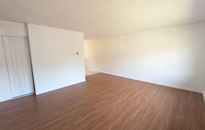 Great duplex unit in Sherwood!