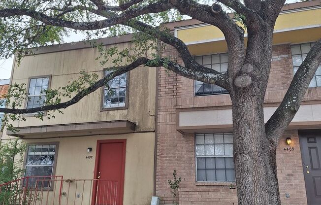Spacious Townhome!