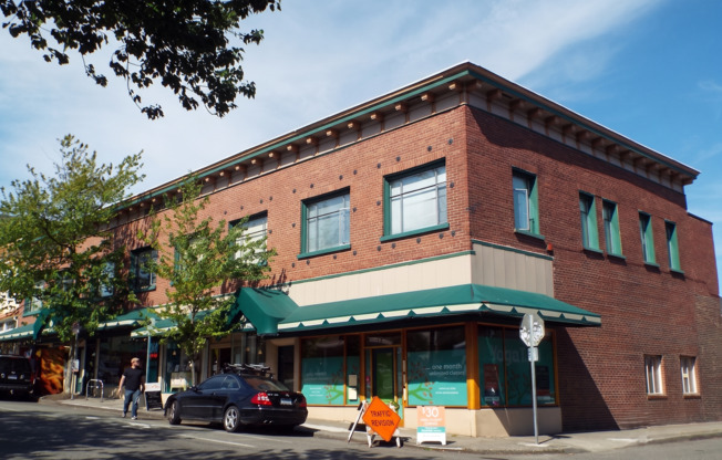 Fremont Apartments - Located on Fremont Ave