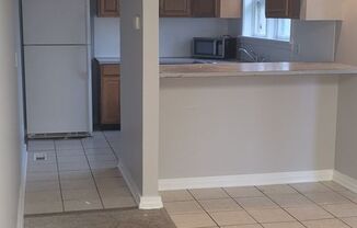 2 beds, 1 bath, $1,150, Unit Unit B