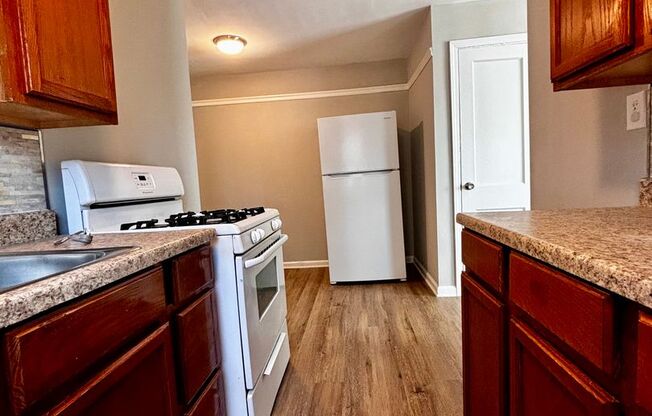 2 beds, 1 bath, $1,025, Unit 231 - D