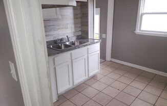 2 beds, 1 bath, $1,350