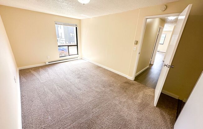 2 beds, 1 bath, 759 sqft, $2,395, Unit 11