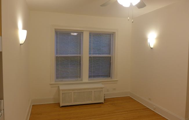 Studio, 1 bath, 300 sqft, $1,395, Unit 303