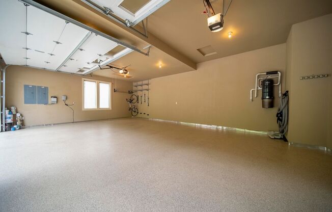 4 beds, 3.5 baths, $4,895