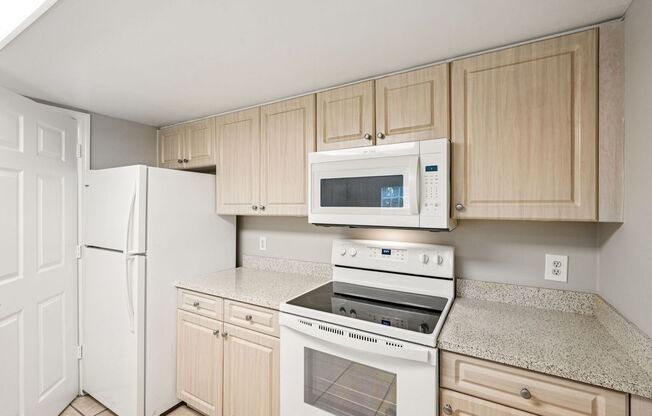 3 beds, 2 baths, 1,103 sqft, $1,565, Unit 0336