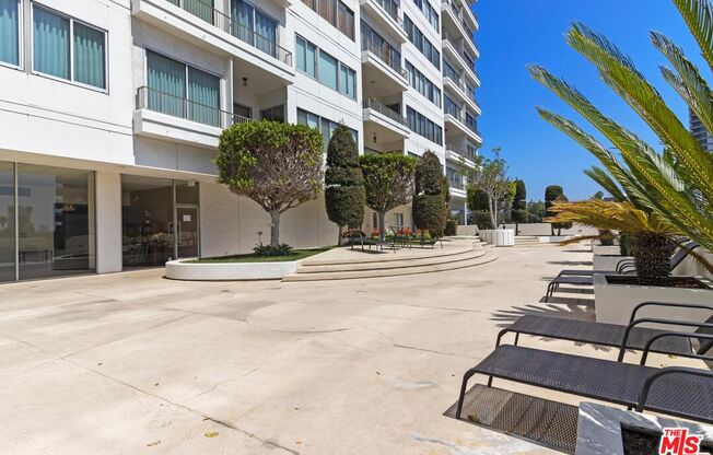 2 beds, 1.8 baths, 1,114 sqft, $5,400, Unit 1703