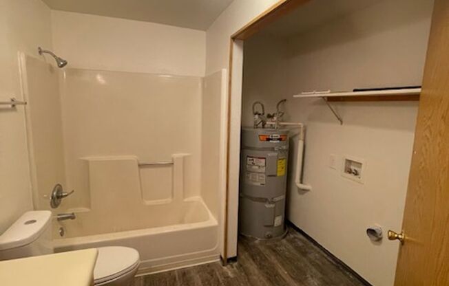 2 beds, 2 baths, 1,027 sqft, $1,450, Unit 71