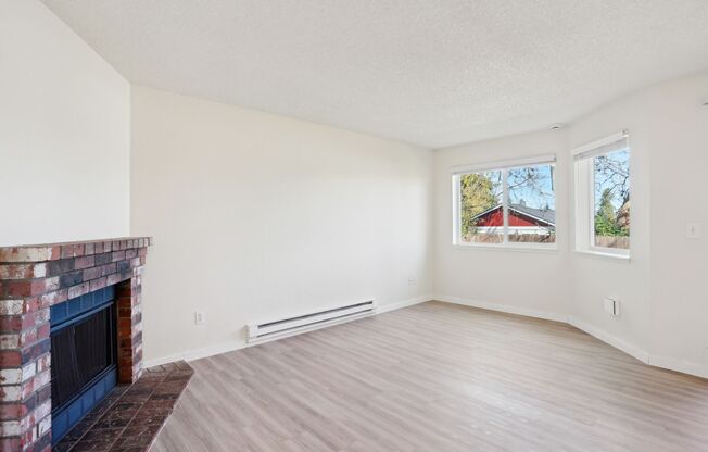 1 bed, 1 bath, 740 sqft, $1,399, Unit 1H