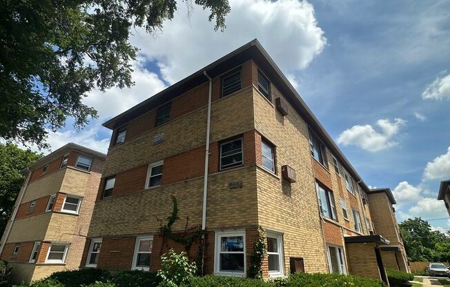 8945 -47 S. Cottage Grove Ave. Chicago, IL 60619