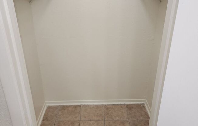 2 beds, 2 baths, 960 sqft, $1,500, Unit LAW15-208