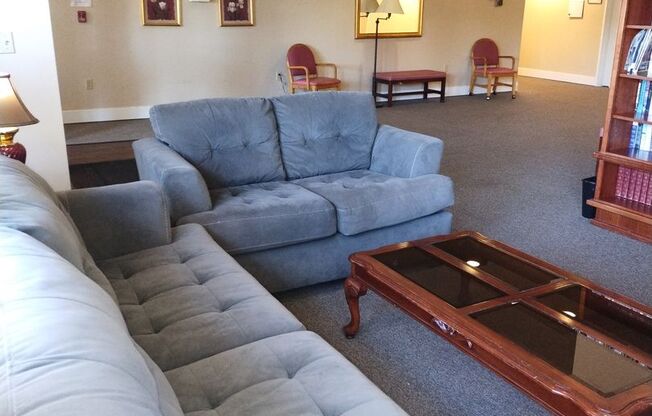 1 bed, 1 bath, 400 sqft, $1,215, Unit 44