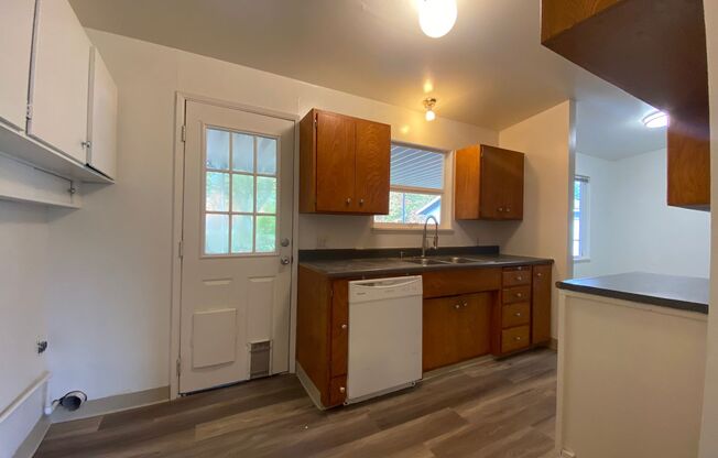 Des Moines Rambler w/ Large yard