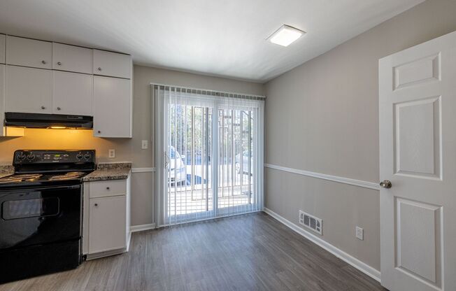 2 beds, 1 bath, 836 sqft, $1,340, Unit 1532-C