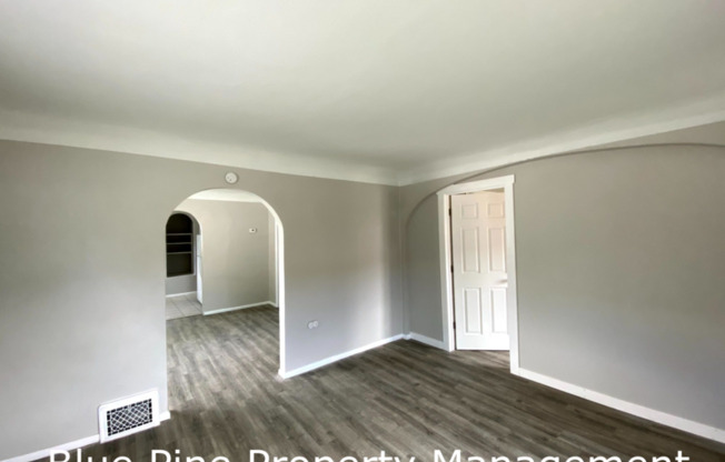 1136 S 2 AVE