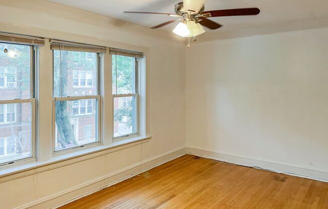 2 beds, 1 bath, 871 sqft, $1,795, Unit 1902-2