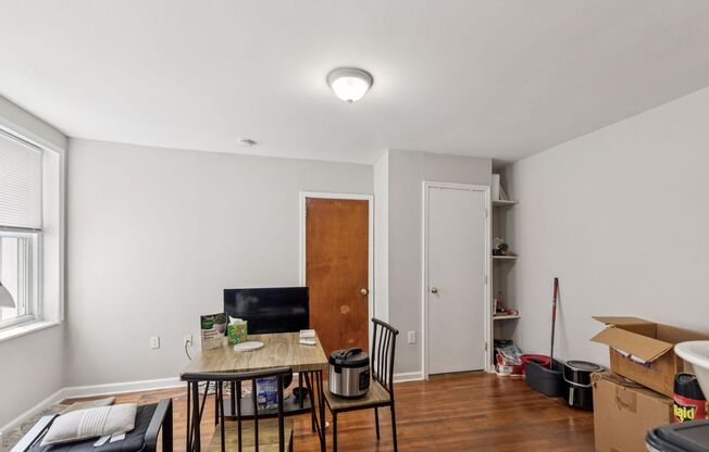 1 bed, 1 bath, 600 sqft, $1,150, Unit B25
