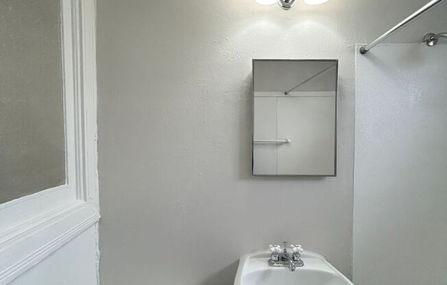 Studio, 1 bath, $850, Unit F104