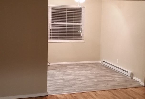 2 beds, 1 bath, 1,000 sqft, $1,100, Unit Apt 3