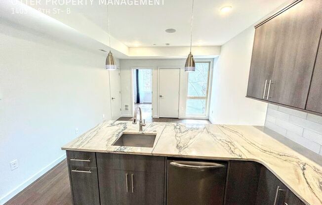 1403 N 8 ST