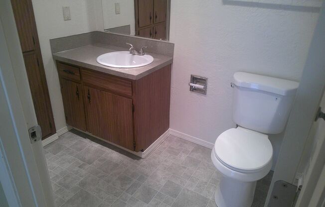 1 bed, 1 bath, 500 sqft, $1,025, Unit 31