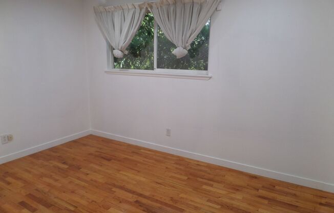 3 beds, 1 bath, $2,895