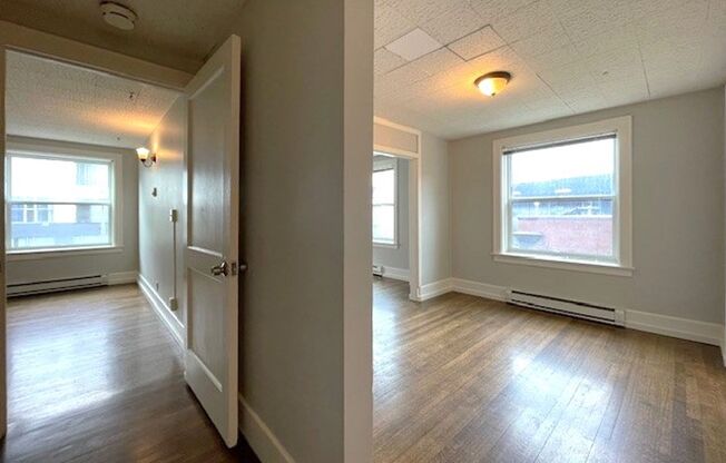 2 beds, 1 bath, 900 sqft, $2,195, Unit 217