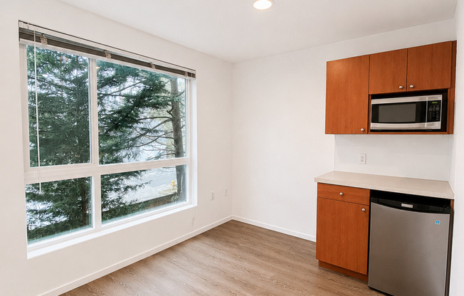 Studio, 1 bath, 176 sqft, $1,095, Unit 4306
