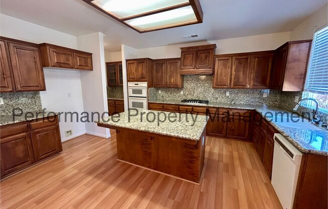 Stunning 5 Bed/3 Bath NW Bakersfield Home w/ RBP & Security Deposit Alternative Option