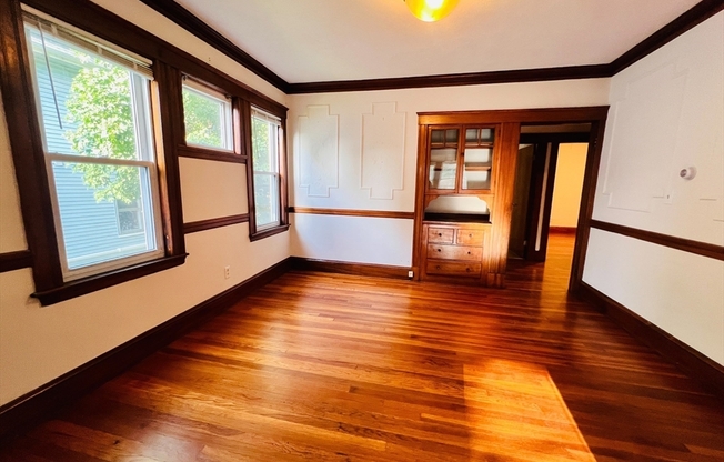 16 RUSSELL RD