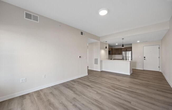 2 beds, 1 bath, 920 sqft, $1,150, Unit Harvest Lofts - 209