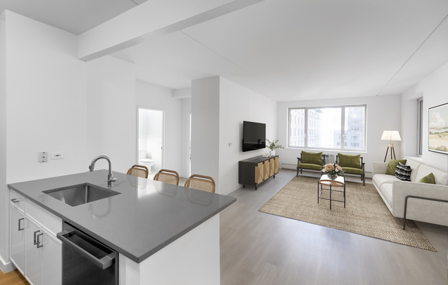 2 beds, 2 baths, $8,900, Unit 6L