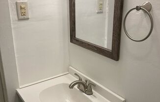 1 bed, 1.5 baths, $900, Unit 3