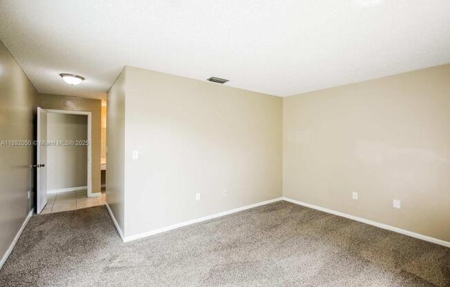 5941 YORK LN