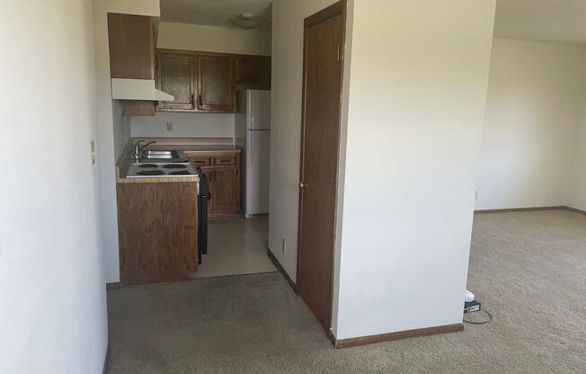 2 beds, 1 bath, 1,000 sqft, $750, Unit 3